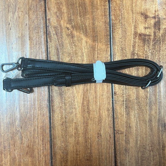 Matt n Nat Vegan Leather Computer Bag - Picture 2 of 7